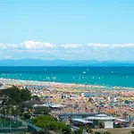 Daire Lovely Flat Just 150mt From The