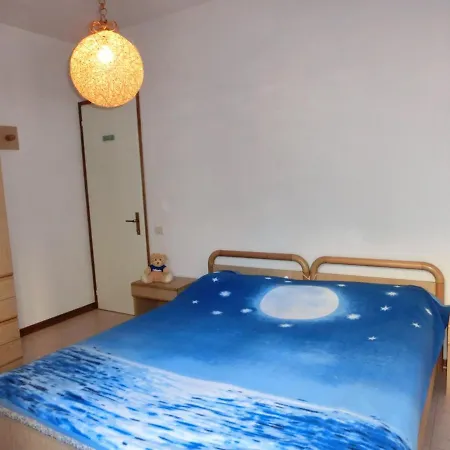 Apartment Lovely Flat Just 150 M From The