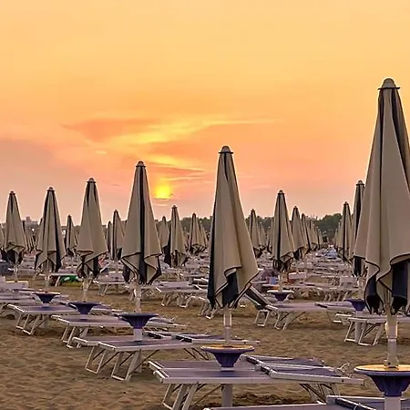 Lovely Flat Just 150 M From The Apartment Bibione